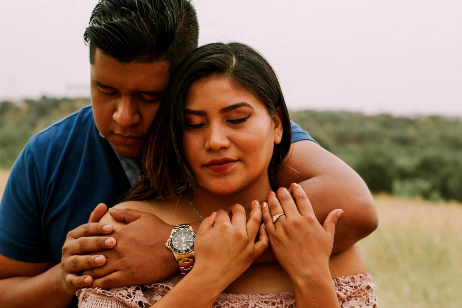 Interazione educativa tra diverse generazioni in ambiente familiare